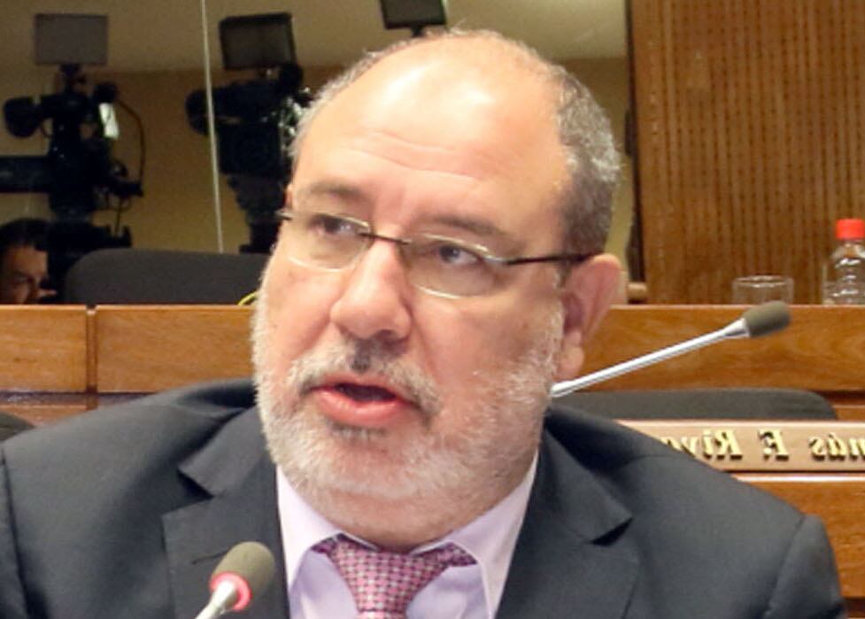 El diputado Justo Zacarías Irún manifestó su preocupación ante el acuerdo de la tarifa de Itaipú Binacional anunciado este martes por el Gobierno, en el que Paraguay cedió su postura ante Brasil. Foto: Archivo.