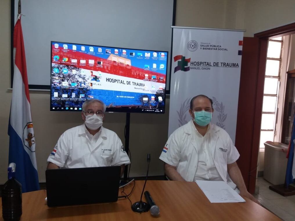 Los doctores Salvidar y Guachiré, dieron a conocer los datos registrados entre el 24 y 25 de diciembre. Foto: Gentileza. 