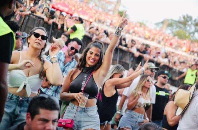 El evento terminó con dos personas fallecidas, entre ellas Cristina “Vita” Aranda, una joven de 29 años, influencer, madre de tres pequeños y esposa del jugador de fútbol “Tito” Torres, sin dudas conmocionó a todo un país y las redes sociales son testigo de ello. Foto: Gentileza.