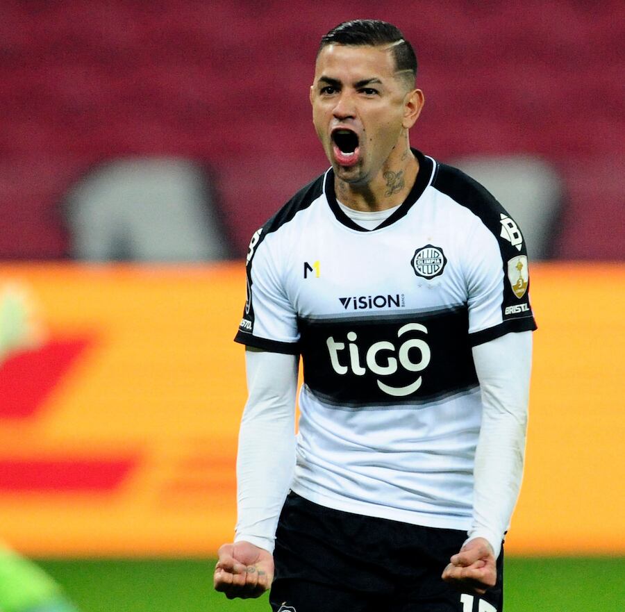 Derlis González goza de una plena recuperación y su rendimiento es destacado. Su aporte es importante en la Copa Libertadores.FOTO:AFP