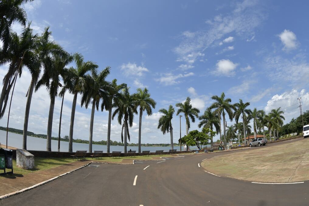 La playa Tacuru Pucu de la Costanera Hernandarias será reabierta al público desde el 25 de febrero próximo y para eso fue mejorada su infraestructura por Itaipú. Foto: Gentileza. 