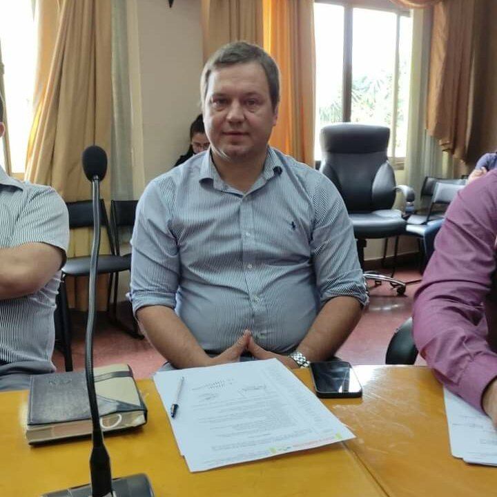 El Dr. Enrique Hahn agradeció la confianza de sus colegas que votaron por él para el desafío de liderar el equipo político en Itaipúa. Foto: Universo/GEN.