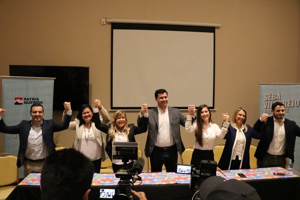 El anuncio se dio por parte del presidente de la agrupación política y precandidato presidencial Sebastián Villarejo, junto con los aspirantes a la diputación. Foto: Gentileza.