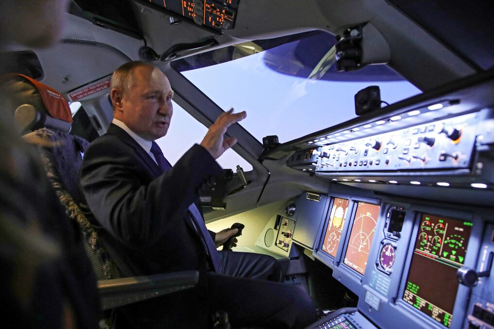 Cerrar el espacio aéreo a Rusia en el territorio ucraniano será considerado como una amenaza militar, advirtió el presidente ruso. Foto: AFP.