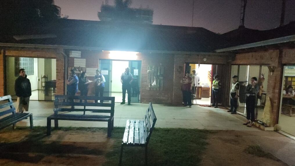 Durante la intervención se encontraron 18 personas en el local y la propietaria fue detenida. Foto: Gentileza.