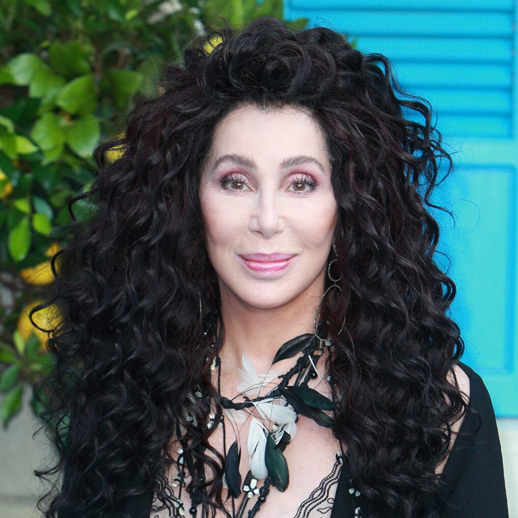 Y es que a pesar de su edad, la legendaria cantante se encuentra viviendo a pleno una relación amorosa con el productor musical Alexander “AE” Edwards de 36 años. Foto: Gentileza.