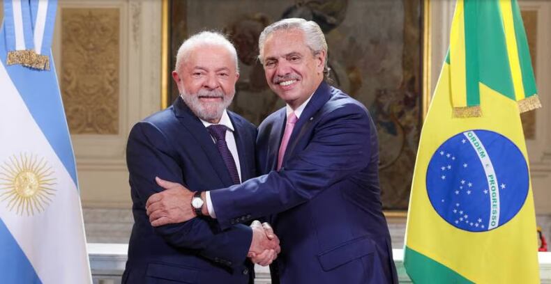 Lula da Silva y Alberto Fernández pretenden darle nuevo impulso al devaluado grupo creado bajo la influencia de gobiernos de izquierda. Foto: Archivo/AFP.