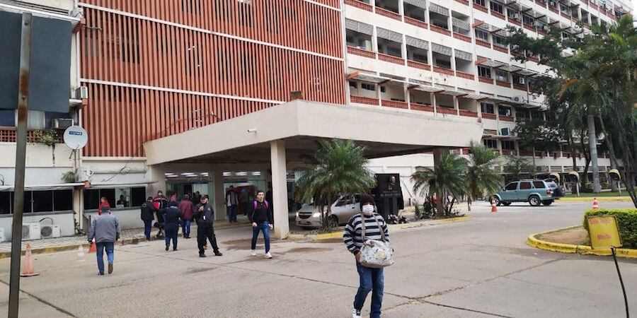 El doctor Edilberto Rivarola, presidente de la Asociación Médica del Instituto de Previsión Social, en entrevista con GEN recordó que hace unas semanas recibieron la denuncia de colegas del servicio de Cirugía Infantil luego de una operación a un niño por un caso de apendicitis aguda. Foto: Archivo.