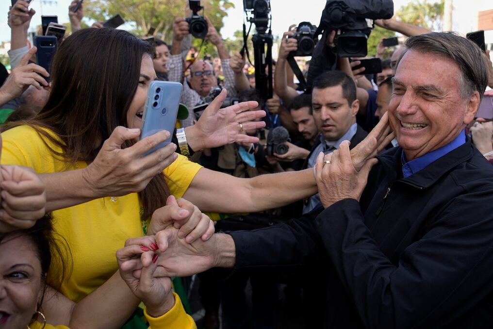 El presidente Jair Bolsonaro, quien se encuentra en campaña electoral por la reelección, finalmente asistirá a la reunión de mandatarios del bloque regional. Foto: AFP.