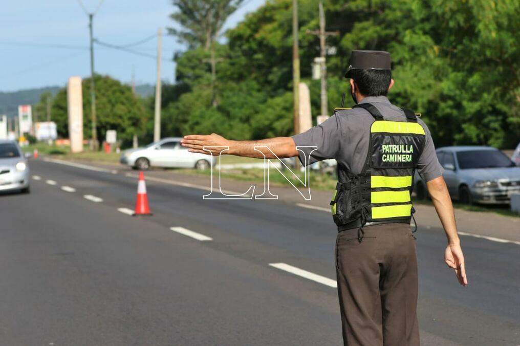 La Patrulla Caminera demoró 632 vehículos, de los cuales 134 eran motocicletas, por infracciones varias a la Ley de Tránsito y Seguridad Vial, en la última semana. Foto: Nadia Monges.