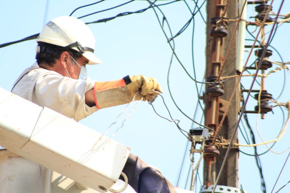 Desde la Ande recordaron que para registrar los reclamos por falta de energía eléctrica se dispone de los siguientes canales:  www.ande.gov.py, la APP Mi ANDE (Botón Reclamo por falta de Energía Eléctrica) y el 160. Foto: Gentileza.