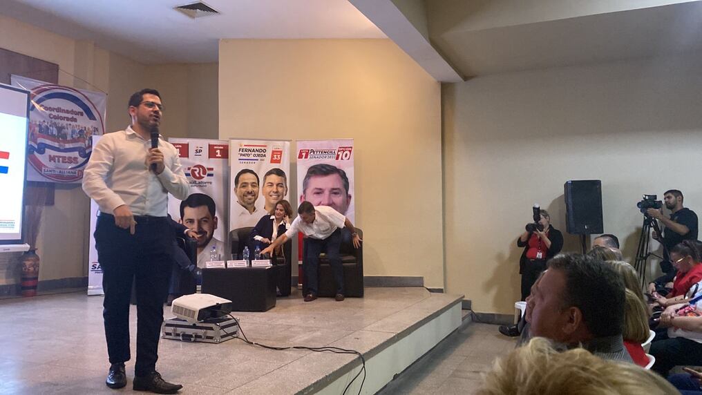 “Los servicios tercerizados sirven para cubrir los vacíos en cuanto a provisión de los servicios de salud y tenemos que seguir avanzando en ese sistema en la medida que todavía no podamos compensar con capacidad propia del Ministerio de Salud”, indicó Raúl Latorre. Foto: Gentileza. 