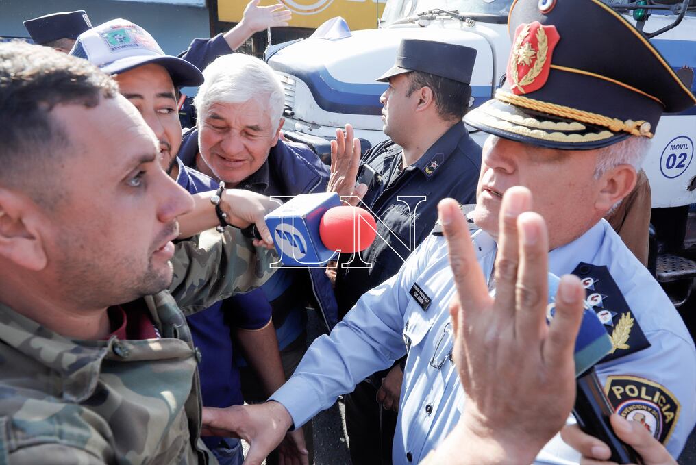 Los camioneros aseguran que recrudecerán sus medidas de protesta, mientras el Gobierno amenaza con despejar por la fuerza las rutas del país. Foto: Christian Meza.