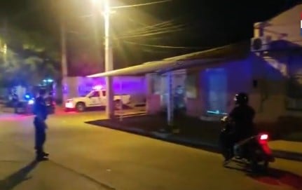 Las patrulleras de la Policía Nacional se desplegaron por la zona del Bañado Sur para un intenso control de personas y vehículos. Foto: captura de vídeo.