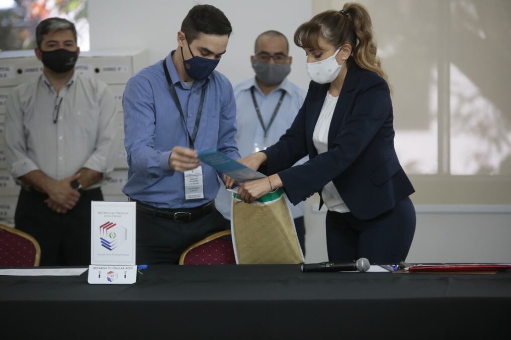 La tacha es la acción de excluir a una persona del pre-padrón; mientras que el reclamo se refiere a la solicitud de inclusión de personas o correcciones de los datos obtenidos de la inscripción. Foto: Gentileza.