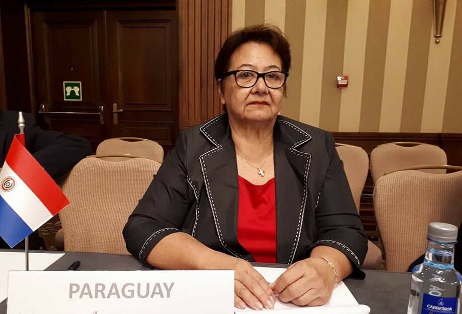 La presidenta del Círculo Paraguayo de Médicos, Gloria Meza, señaló que el Gobierno no tiene recursos para solventar los costos de una cuarentena estricta. Foto: Gentileza.