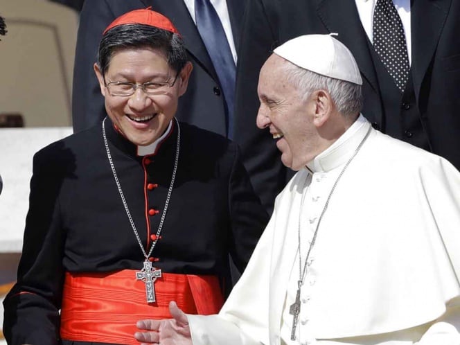 La Nación / Cardenal filipino cercano al papa Francisco da positivo