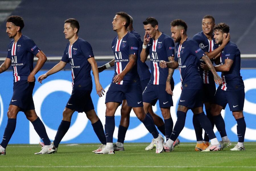 Neymar, Di María y Paredes, tres jugadores del París SG dieron positivo al coronavi­rus luego de unas polémicas vacaciones en Ibiza.FOTO: GENTILEZA