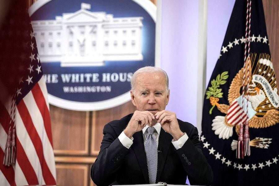 El entendimiento se produjo después de que Biden conversara la noche del sábado con el líder republicano de la Cámara de Representantes, Kevin McCarthy, así como con los líderes demócratas en ambas cámaras del Congreso. Foto: AFP