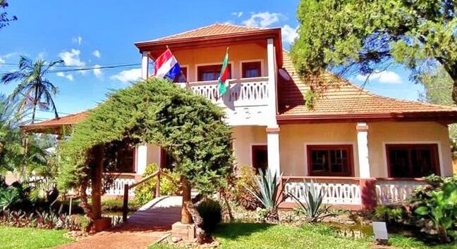 En esta casona el bar oferta una variedad de yerba, así como un espacio de reencuentro con la cultura y la historia. Foto: Gentileza.