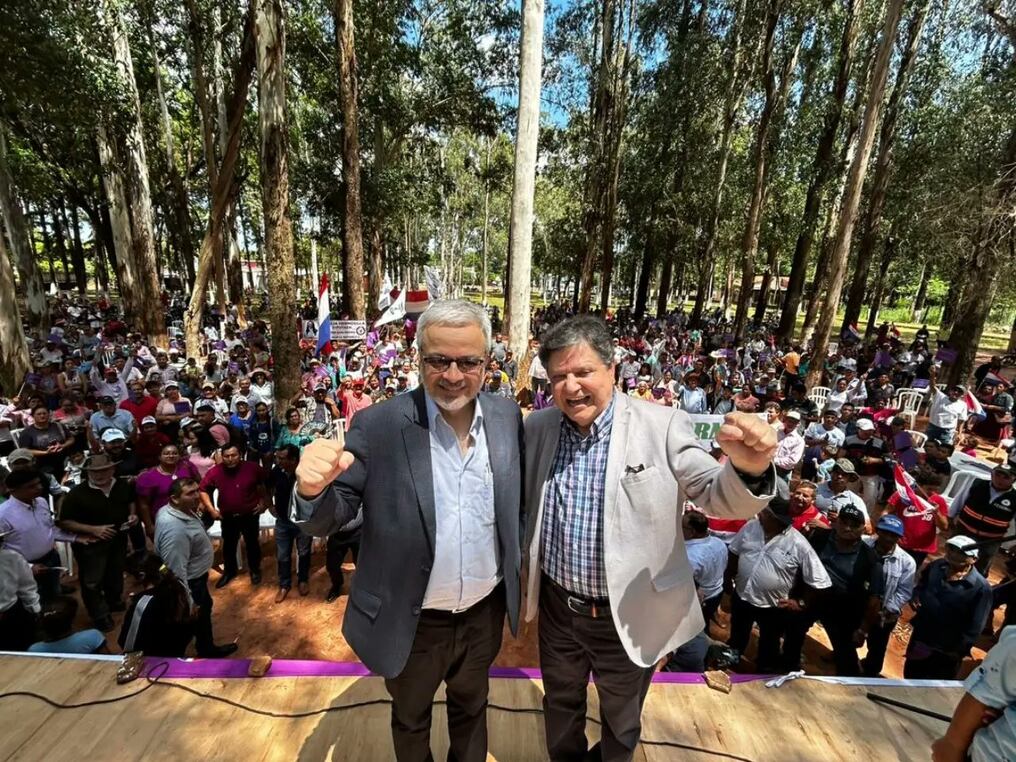 Durante la jornada de reuniones en Capiibary, la dupla Acevedo-Querey conversó con organizaciones indígenas, campesinas y dirigentes sociales. Foto: Gentileza.