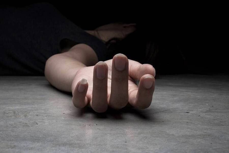 La mujer  fue encontrada tendida en un camino vecinal luego de recibir un fuerte golpe en la cabeza tras la salida de un local bailable en Capiatá. Foto: Ilustrativa.