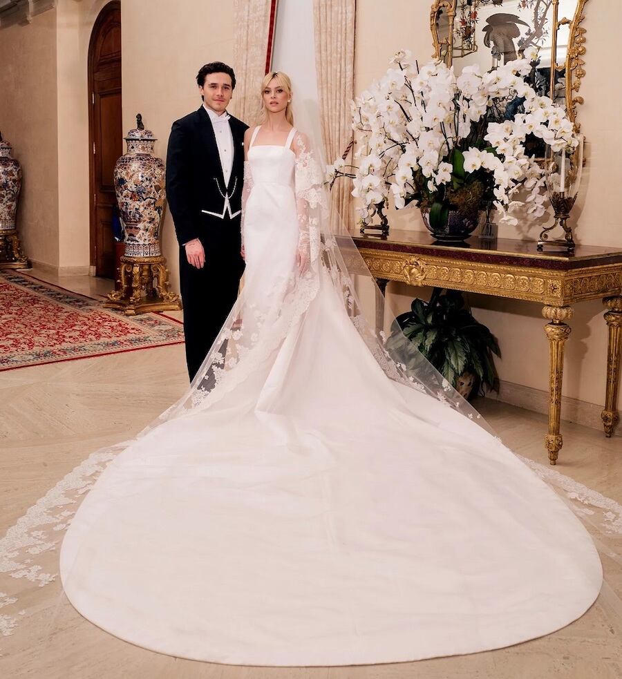 Pocas horas después de su boda, Brooklyn y Nicola anunciaron que ambos usarán los apellidos Peltz Beckham.