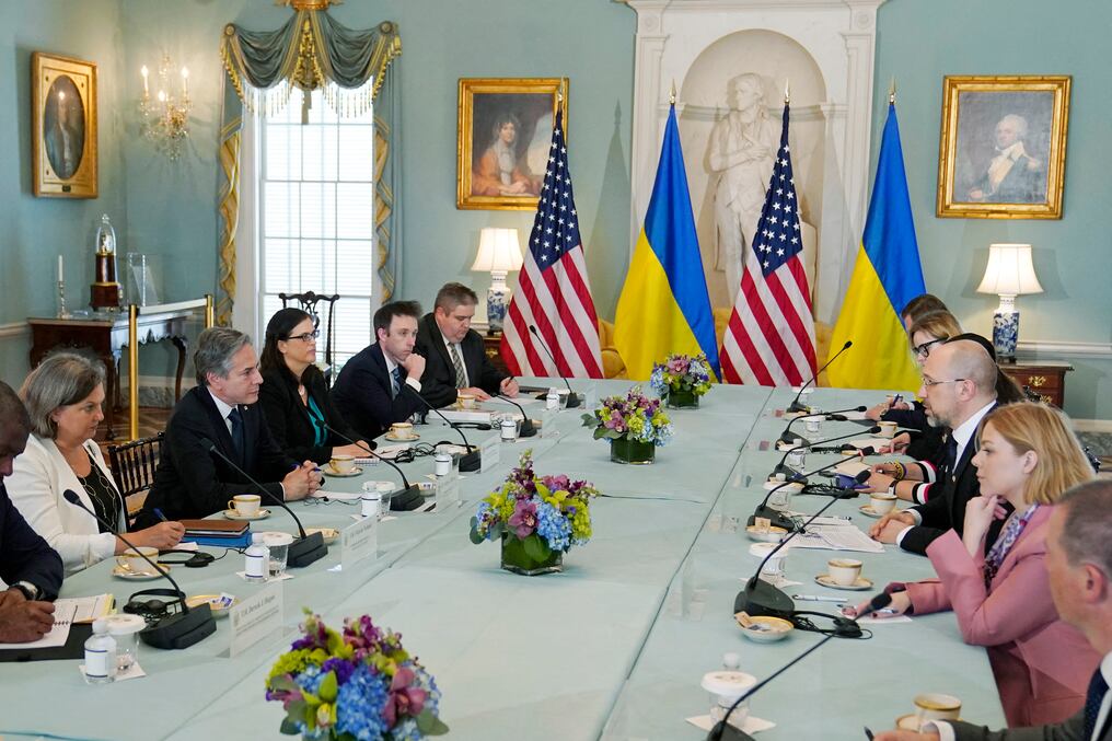 Antony Blinken y el primer ministro de Ucrania, Denys Shmyhal, se reunieron el viernes pasado en el Departamento de Estado en Washington. Foto: AFP.