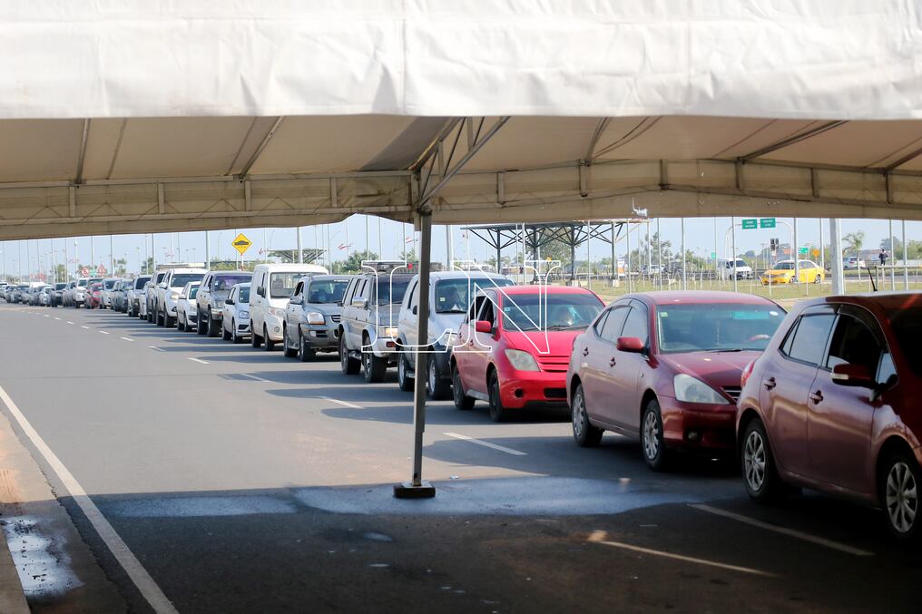 Desde inicios de la pandemia y hasta hace unos meses atrás, la toma de muestra de COVID-19 se realizaba mediante el agendamiento a través de la línea 154. Foto: Nadia Monges.