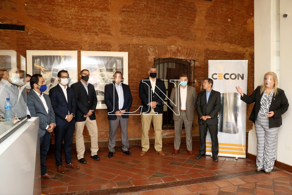 Cementos Concepción SAE (Cecon SAE) recibió esta mañana el reconocimiento de la multinacional Microsoft. Foto: Néstor Soto.