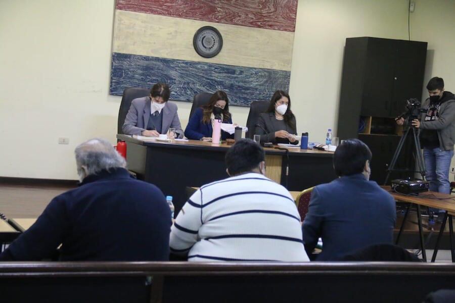 El abogado Claudio Lovera explicó que durante el desarrollo del juicio oral y público se analizaron varios tomos de documentos en los que se comprueba que no se probó ningún delito acusado por el Ministerio Público. Foto: Gentileza.