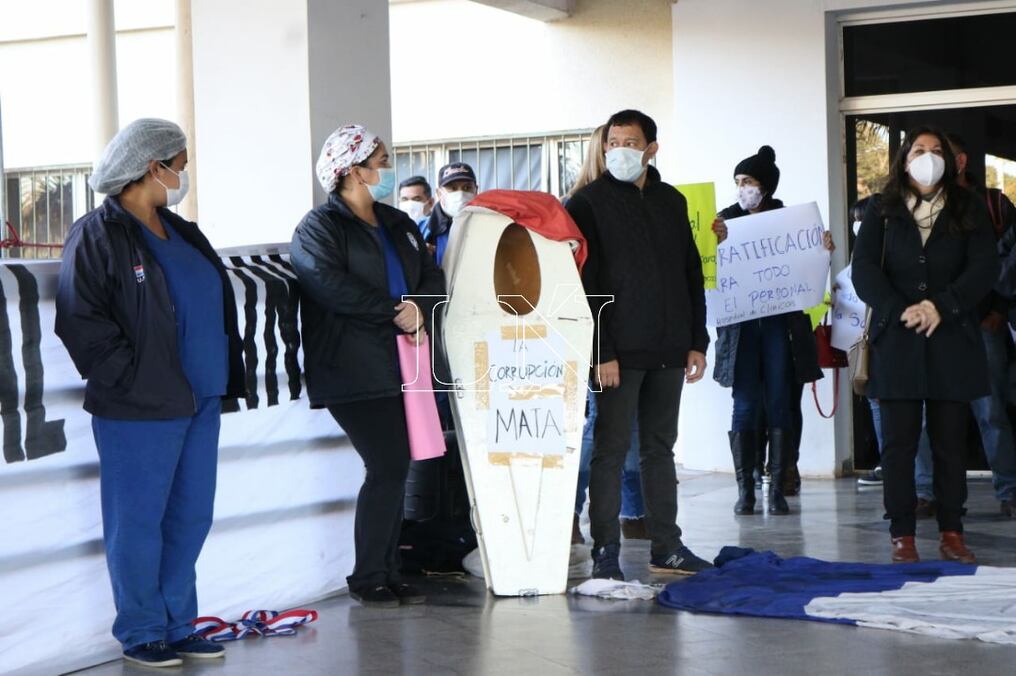 Los funcionarios piden que se habilite en la brevedad el nuevo pabellón de contingencia para pacientes con COVID-19. Foto: Archivo