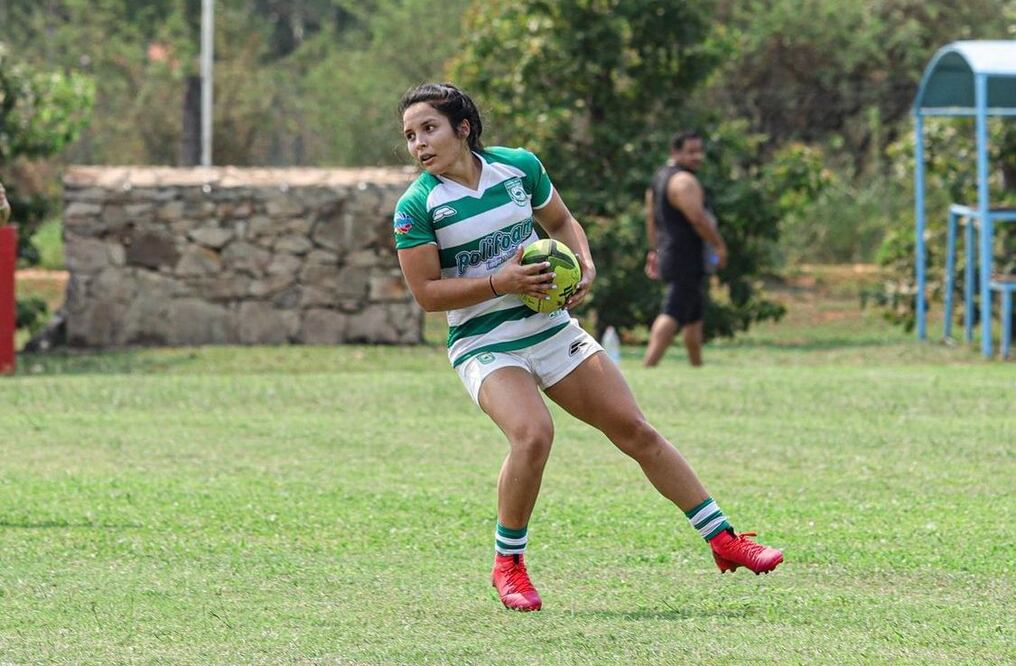Ingrid Alfonso empezó jugando en el Colegio Santa Clara, en 2012, y en 2016 pasa al equipo del Cristo Rey donde continúa hasta hoy.