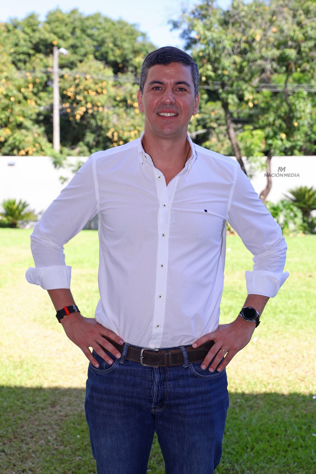 En una extensa entrevista, el aspirante a la silla presidencial, Santiago Peña, brindó detalles de su eventual gabinete y habló sobre la conversación que tuvo con quien fue su contrincante en los comicios internos, Arnoldo Wiens. Foto: Christian Meza