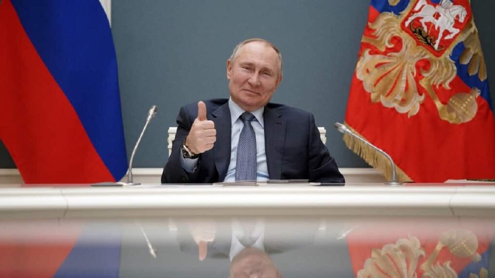 Aunque ha dado negativo al test, el presidente ruso se sometió a un régimen de autoaislamiento debido a que ha enfermado uno de sus colaboradores. Foto: AFP.
