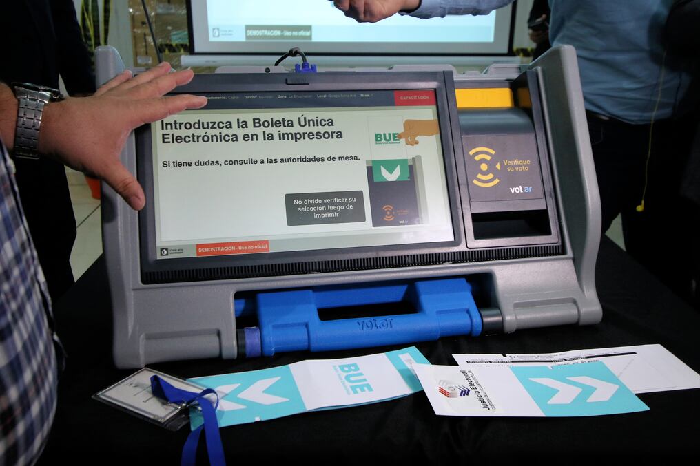 Las máquinas y software serán usados durante los comicios de abogados que conformarán el Consejo de la Magistratura, a realizarse el próximo mes de noviembre. Foto: Archivo.