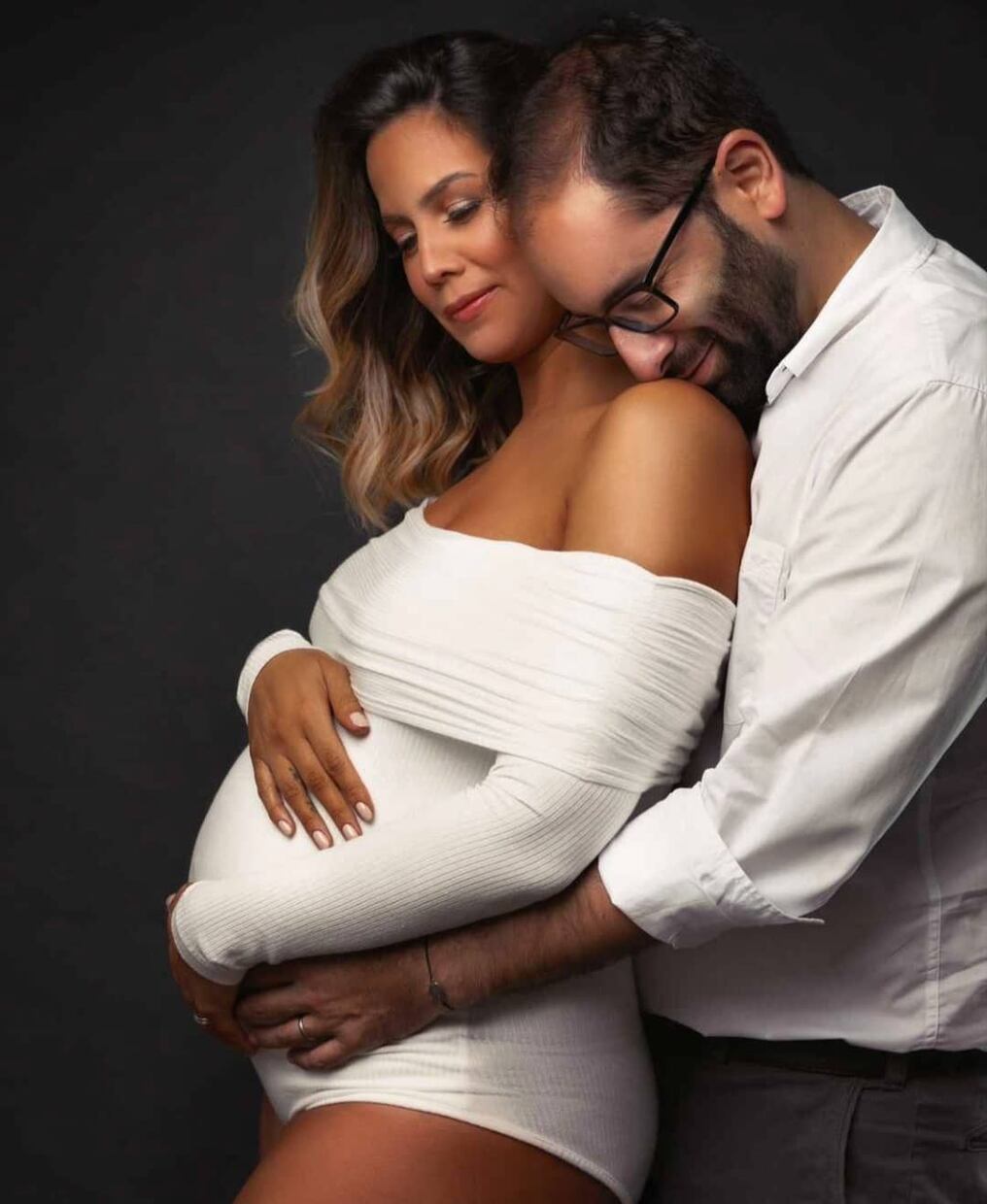 El periodista Toto González y su esposa Natalia Sánchez fueron agasajados con un divertido baby shower sorpresa por la próxima llegada de su hijo Cayetano. Foto: Gentileza.