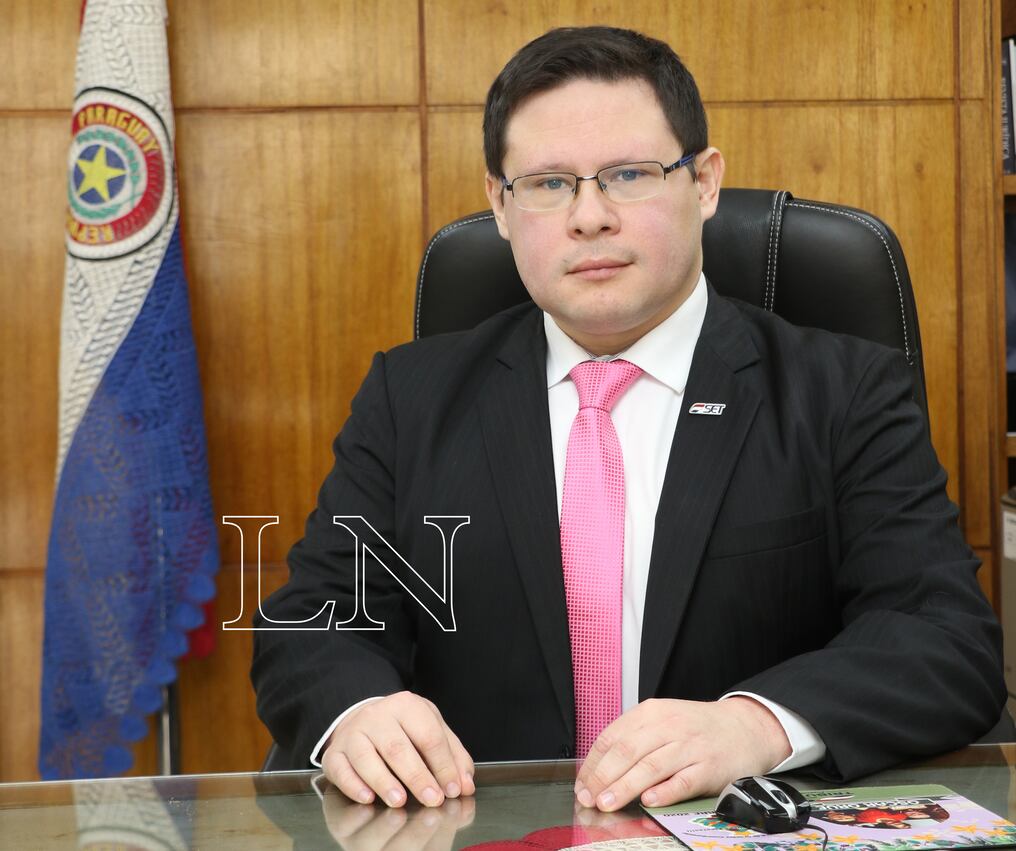 El viceministro de la SET, Óscar Orué, aclaró que la nueva propuesta surgió en la reunión con los senadores de diferentes bancadas. Foto: Archivo.