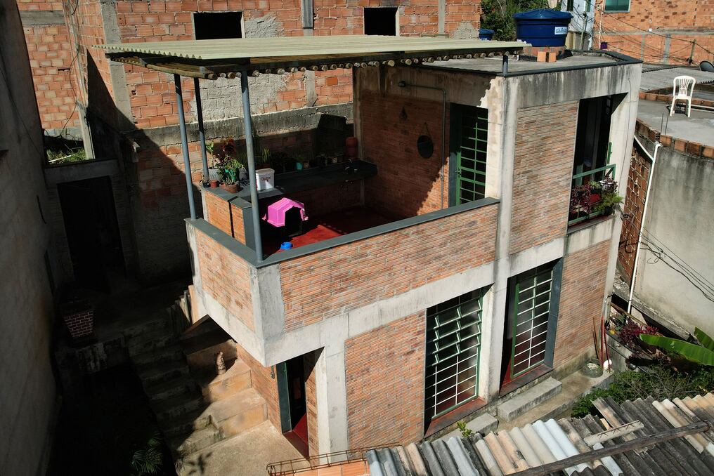 La casa del artista musical brasileño Kdu dos Anjos en Belo Horizonte recibió un galardón del sitio ArchDaily, especializado en arquitectura. Foto: AFP.