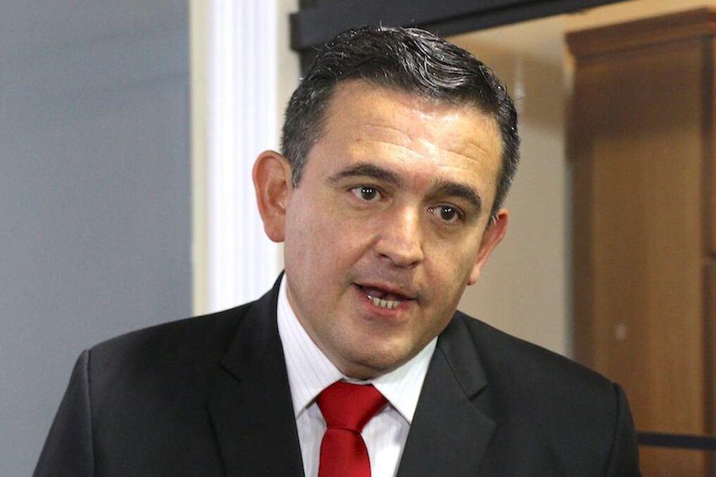 El ministro de Educación y Ciencias rechaza que las expresiones de apoyo o aliento, tanto en redes sociales como por cualquier otro medio, puedan ser consideradas como una manipulación de la opinión pública. Foto: Gentileza.