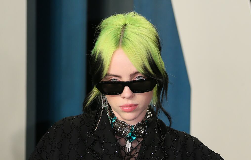 US singer-songwriter Billie Eilish attends the 2020 Vanity Fair Oscar Party following the 92nd Oscars at The Wallis Annenberg Center for the Performing Arts in Beverly Hills on February 9, 2020. (Photo by Jean-Baptiste Lacroix / AFP)