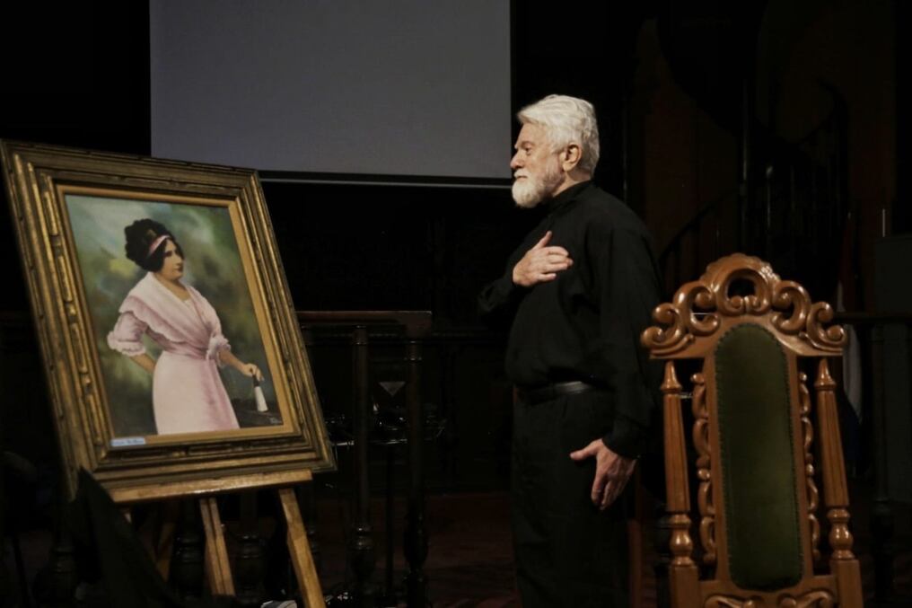 Gustavo llutovich sube a escena bajo la dirección del maestro Agustín Núñez.
