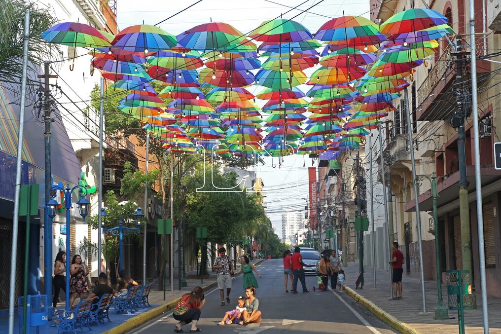 El director de Revitalización del Centro Histórico, Fernando Duarte, sostuvo que se logró una ordenanza para equiparar los valores constructivos para que en el centro se pague menos y se ubique en línea con las demás ciudades. Foto: Archivo.