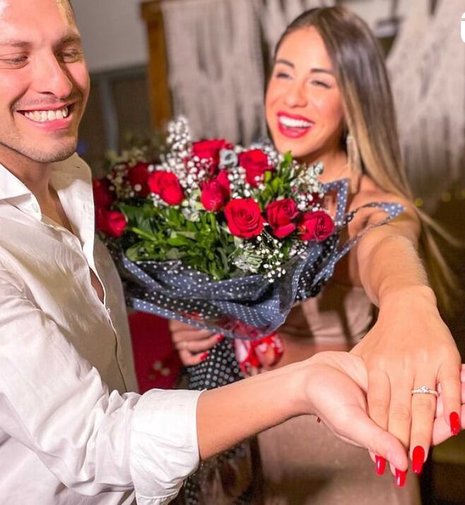 Al pasar los primeros minutos de este 14 de febrero, la bailarina y modelo fue sorprendida por su novio con un anillo de compromiso. Ella dijo ¡Sí! Foto: Gentileza.