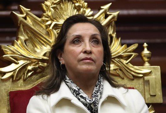 La mandataria peruana informó de que cambiará al ‘premier’ del país, que lleva en el poder diez días, como parte de una reestructuración del gabinete que tendrá lugar entre este lunes y el martes. Foto: Gentileza.