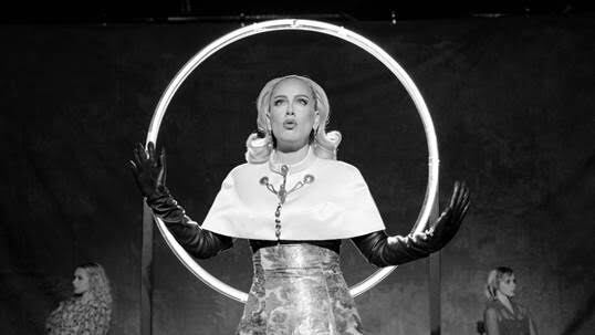Adele lanza el videoclip de “Oh My God”