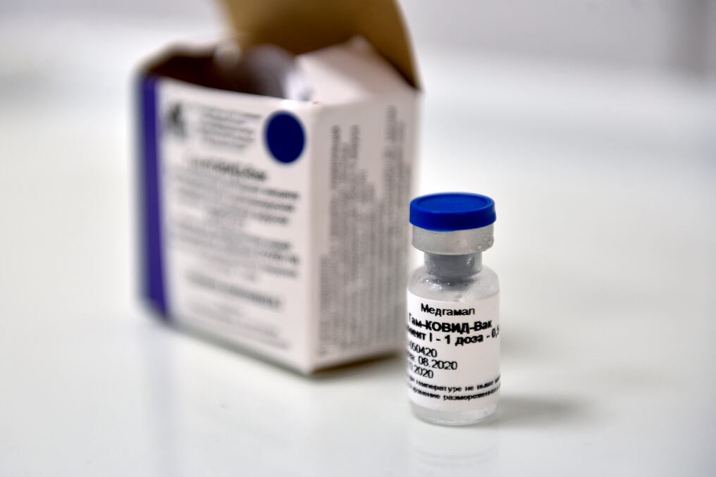 Los proyectos de Sputnik, AstraZeneca, Pfizer, Moderna y Sinovac son los que están en la lista de probables. Foto: AFP.