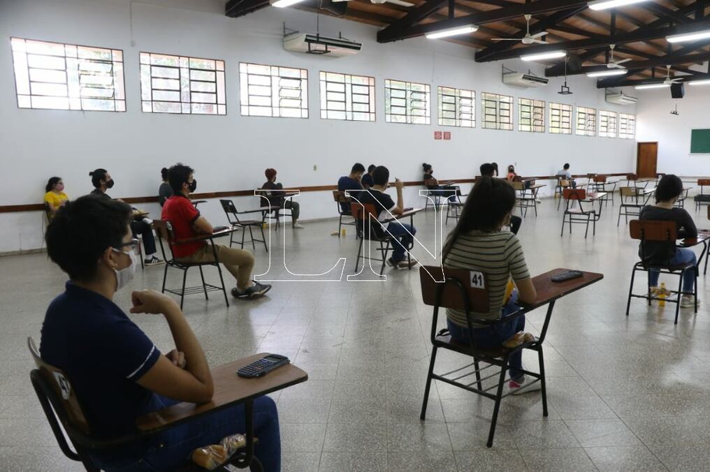 Todos los postulantes pasaron por estrictos controles sanitarios. Foto: Christian Meza.