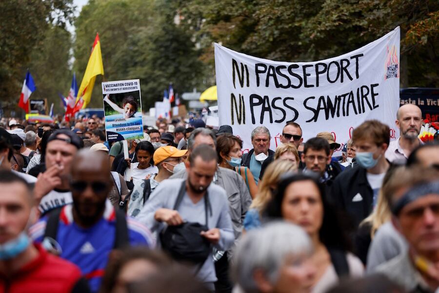 El Ejecutivo apostará aún más por la vacunación a través de este nuevo pasaporte. Actualmente, es posible acceder a un pasaporte sanitario mediante la vacunación completa o con una prueba negativa. Foto: AFP.