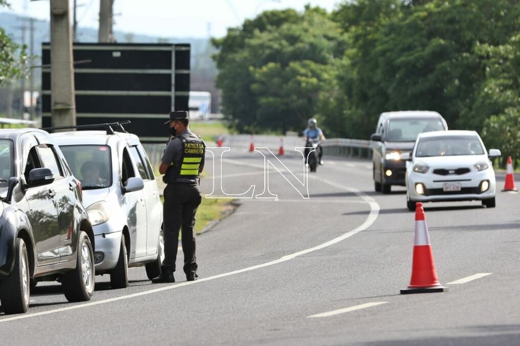 Los inspectores nacionales aplicaron 4.937 pruebas de alcotest, de las cuales resultaron positivas 224. Foto: Nadia Monges.